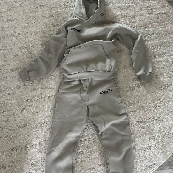 COMFRT hoodie set - Picture 2 of 6